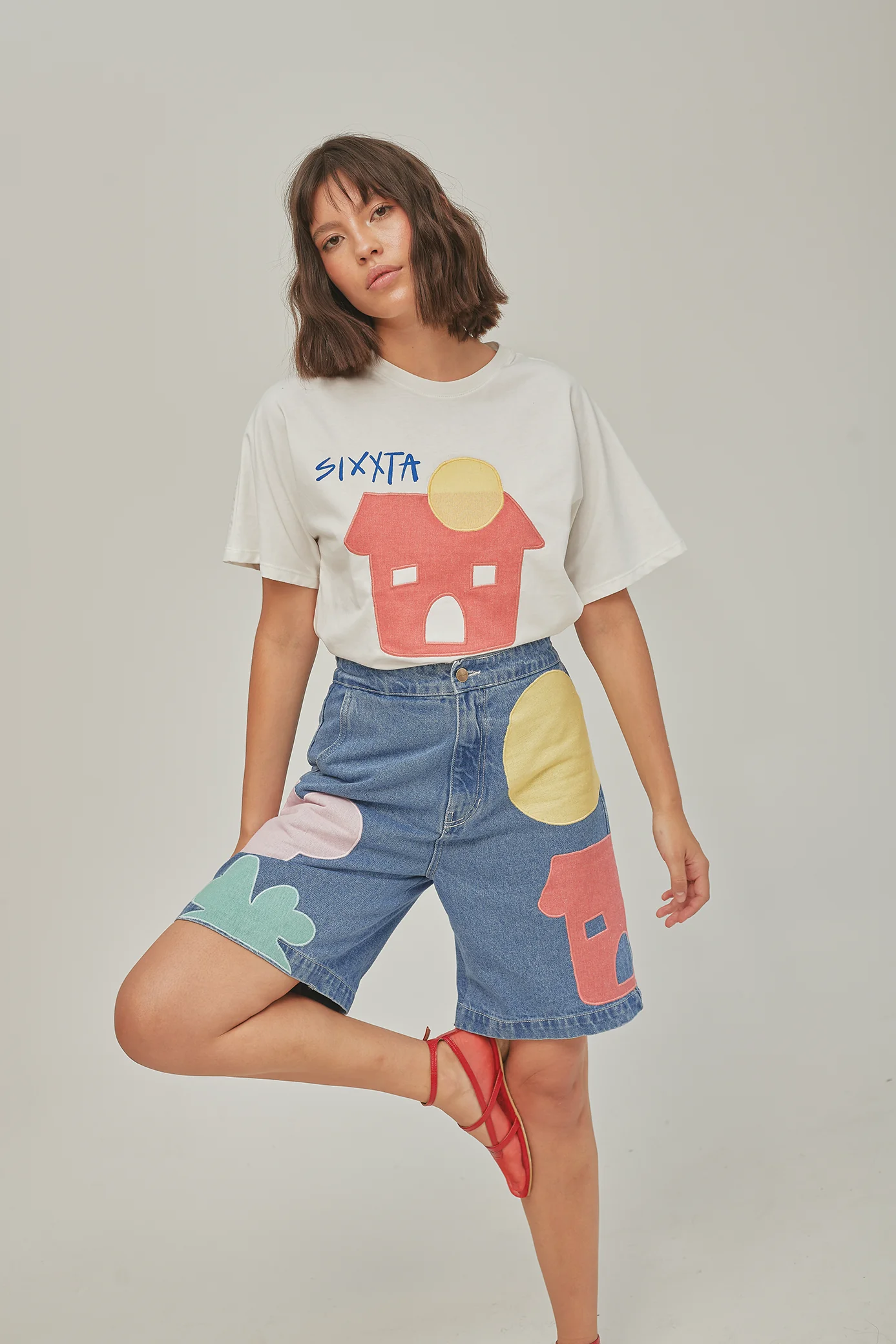 Drawing Patch Bermuda Shorts  - Image 4
