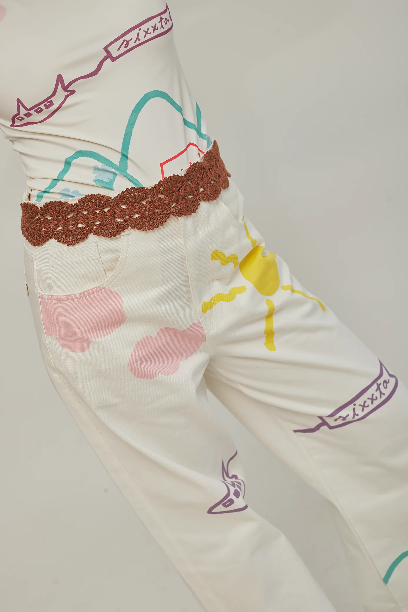 Drawing Chill Jeans  - Image 4