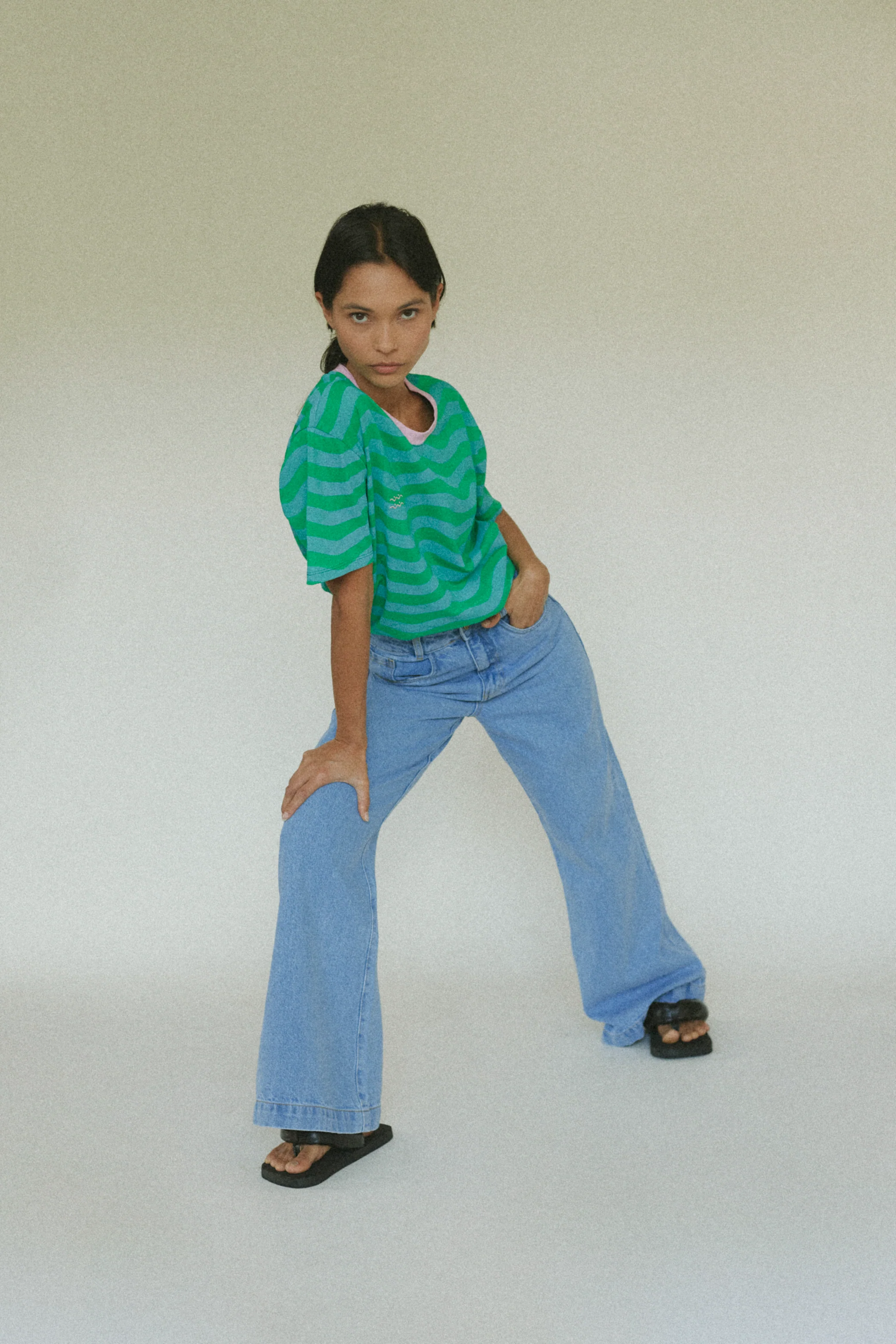 Light Flare Mom Jeans - Image 5